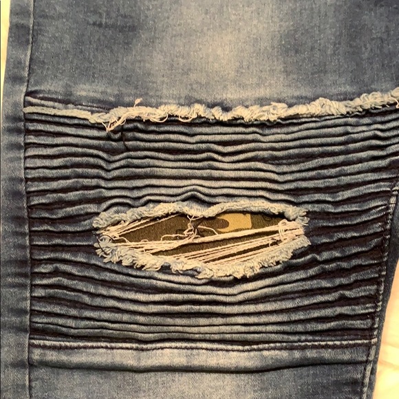 Men’s Jeans - Picture 2 of 3